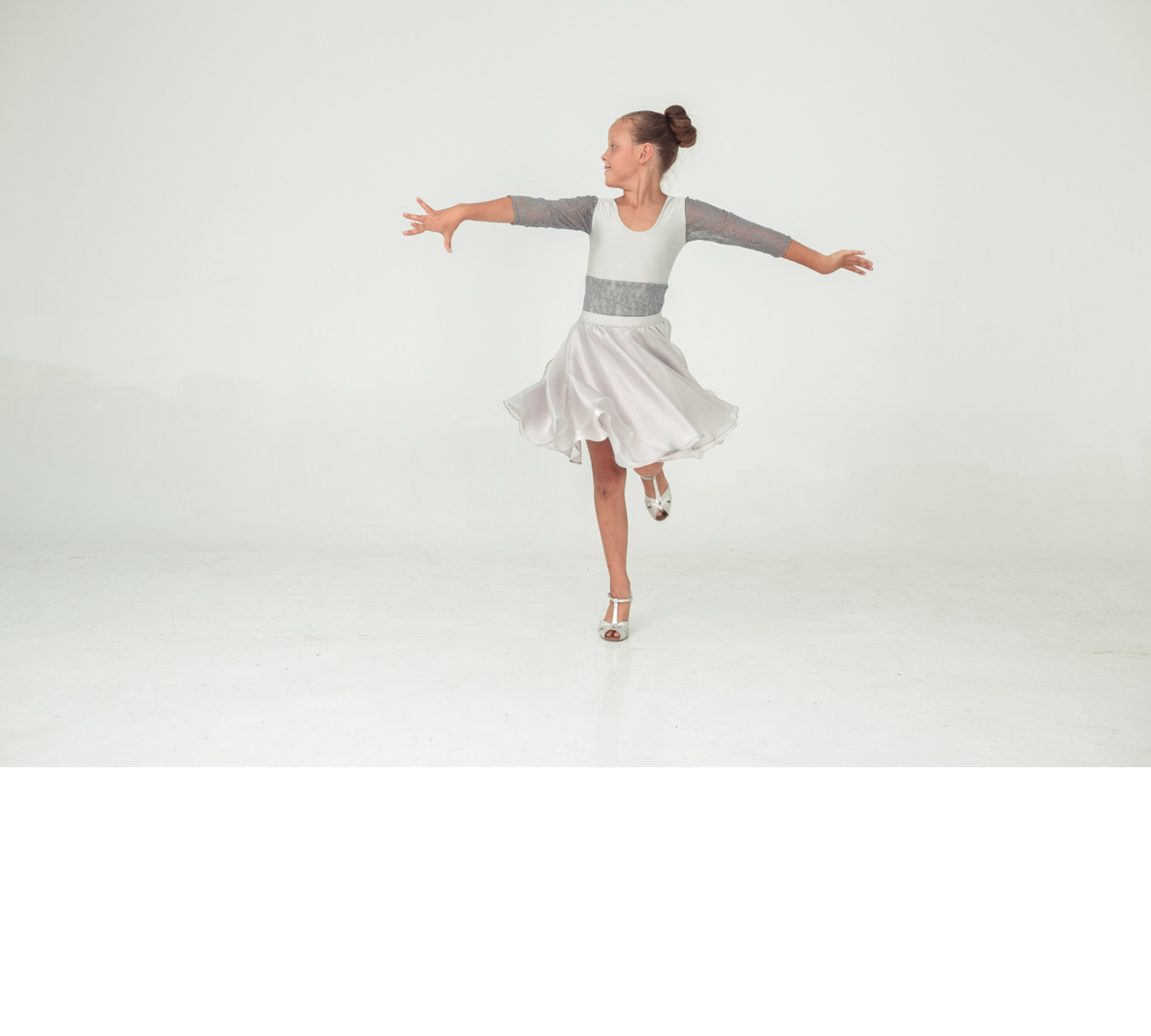 Sliver Rain transformer dress with 2 skirts Sliver Rain transformer dress with 2 skirts